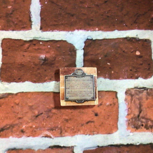 MAGNET, PLAQUE